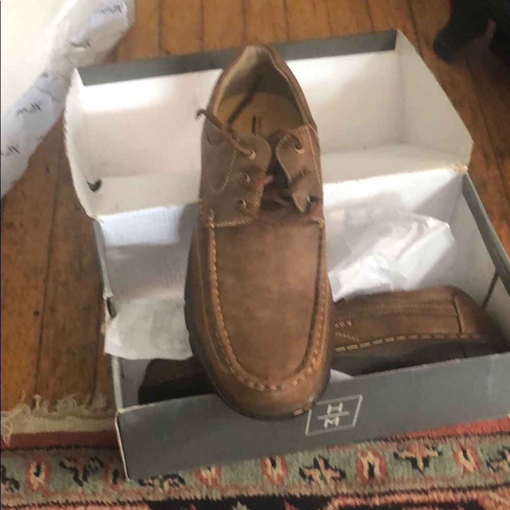 Men’s Brown new men’s shoes. Size 13.